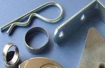 汽車(chē)零部件加工選擇五軸加工還是四軸加工？